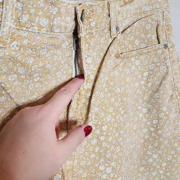 American Eagle Yellow Floral Jeans.  90s straight.  Women's size 14. - Picture 8 of 16